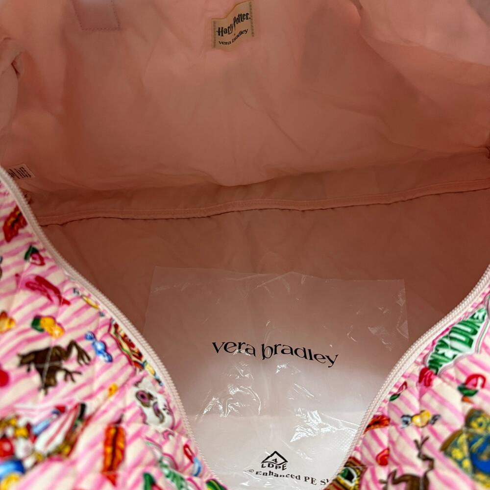 Vera Bradley Harry Potter Honeydukes Duffel Bag Travel Weekend Candy Pink - Picture 6 of 13